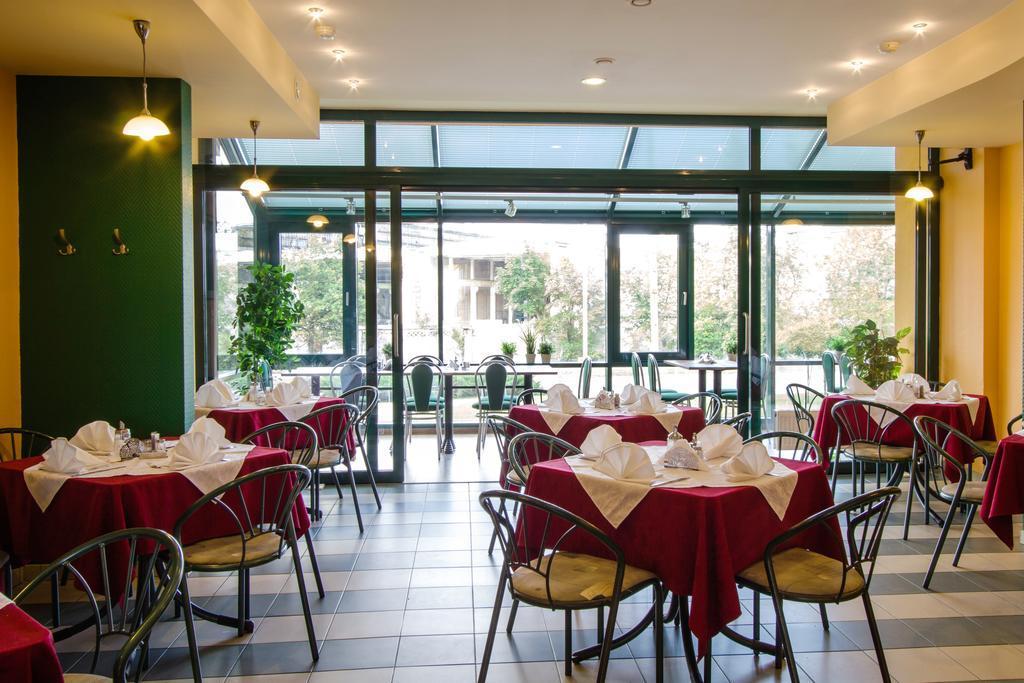 וילנה Hotel Zemaites מראה חיצוני תמונה