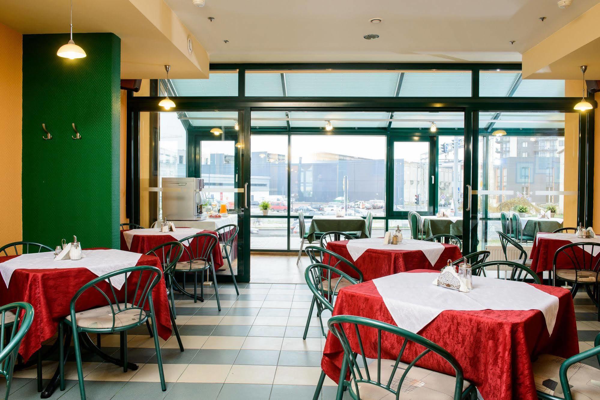 וילנה Hotel Zemaites מראה חיצוני תמונה